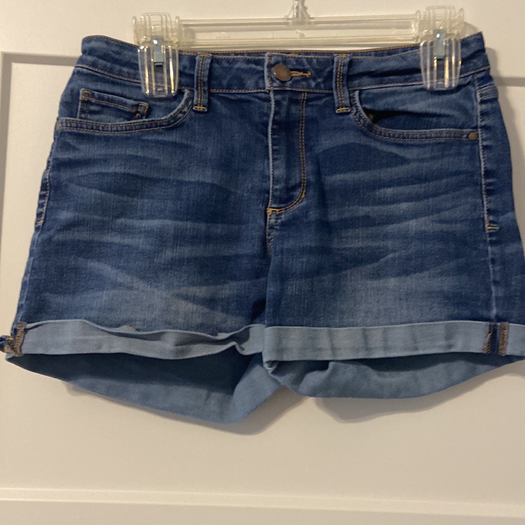 Ana 6 Denim Short Shorts With Cuff The Right Cuff Needs To Be Stitched Ana 6 Denim Short Shorts With Cuff The Right Cuff Needs To Be Stitched